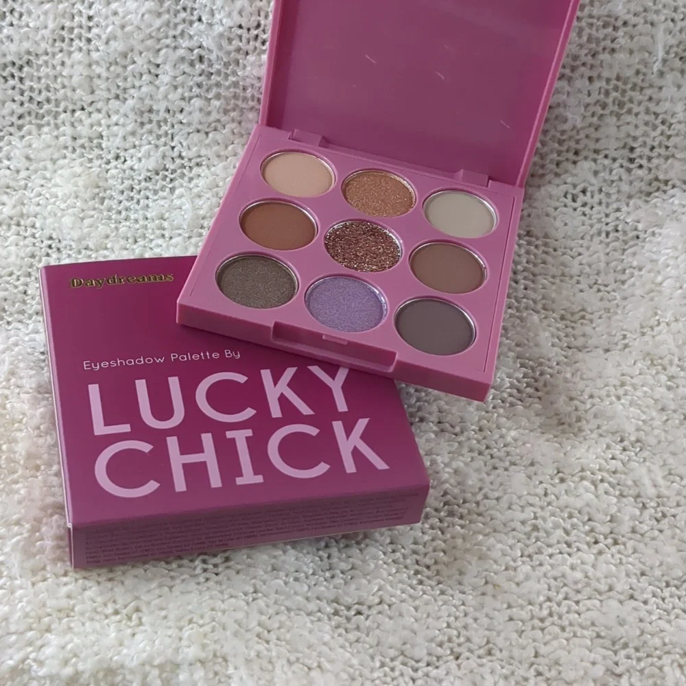LUCKY CHICK Eyeshadow Palette in Daydreams, 6g/0.21oz